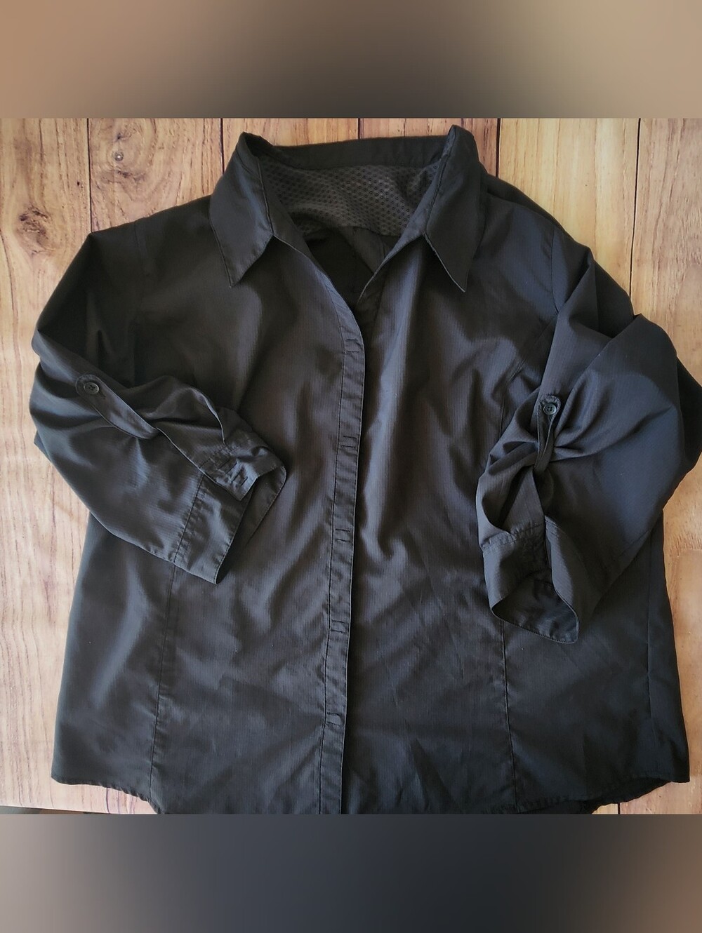 Royal Robbins Women's Black Snap Front Vented Outdoor Hiking Travel Shirt